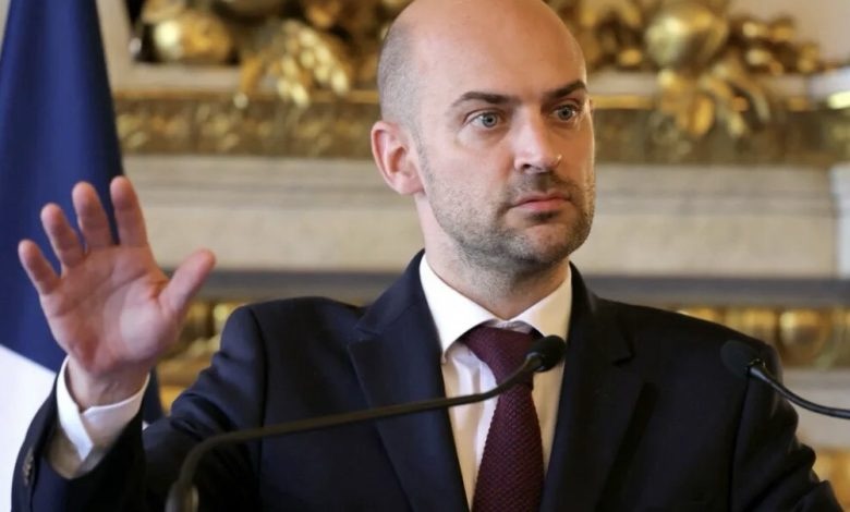 بارو بعد زيارته بيروت: فرنسا تقف الى جانب لبنان