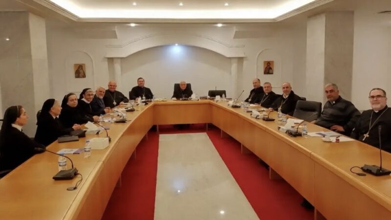 مطارنة الروم الكاثوليك يرحبون بعودة الجنوب الى حضن الدولة ويشددون على إجراء الانتخابات النيابية في موعدها