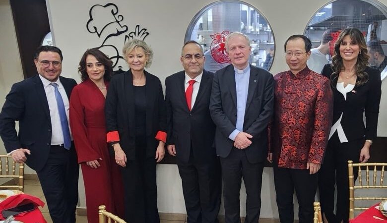 خلال مشاركته في احتفال رأس السنة الصينية في جامعة الـ USJ