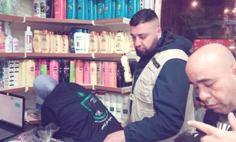 جولة تفتيشية لبلدية طرابلس في ابي سمراء ومصادرة كمية من البضائع لمخالفتها الشروط والمعايير الصحية المعتمدة