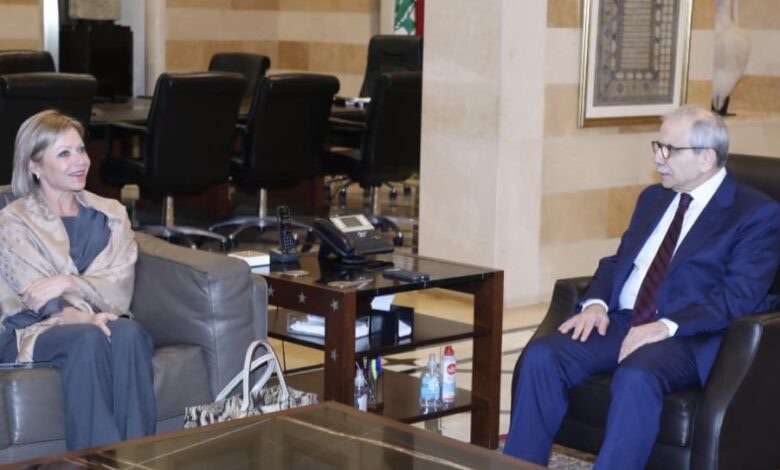 سلام التقى بلاسخارت ونواباً وترأس الاجتماع الوزراي اليومي