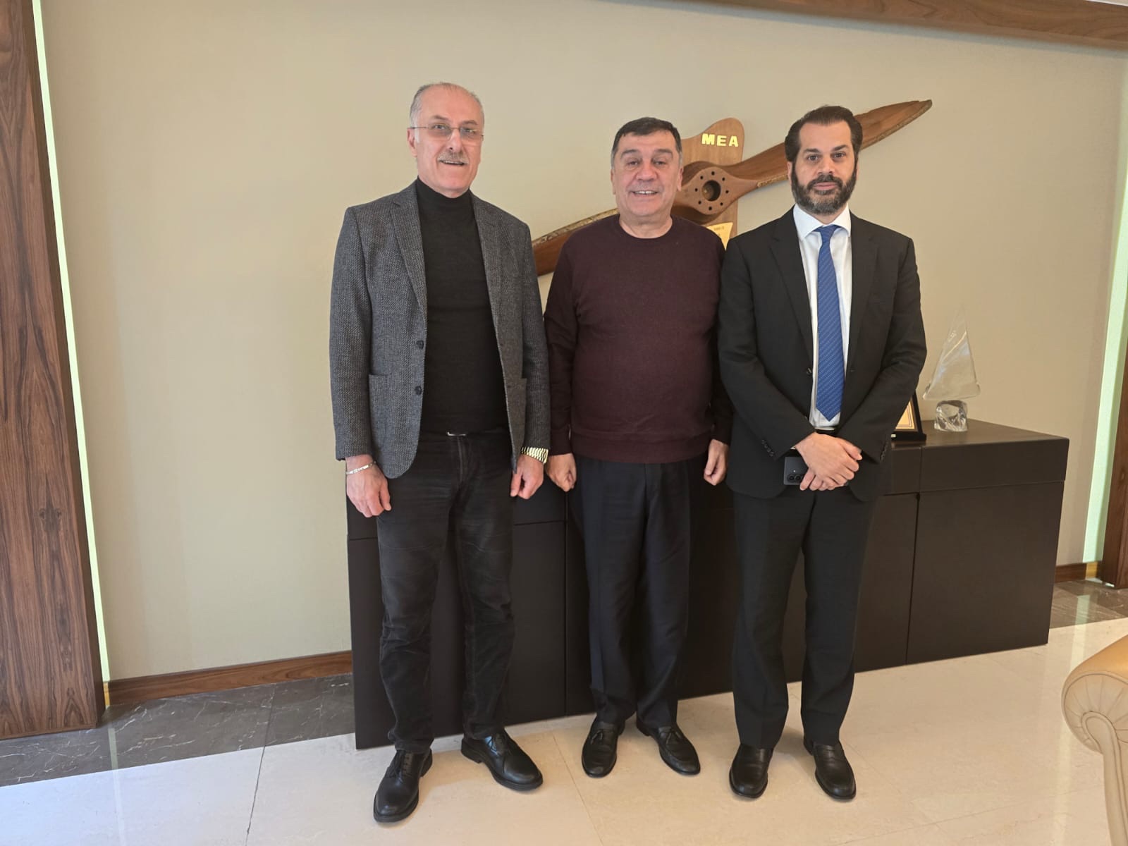 غريّب يلتقي الحوت: طيران الشرق الأوسط شريان أساسي لإمداد لبنان بالأدوية