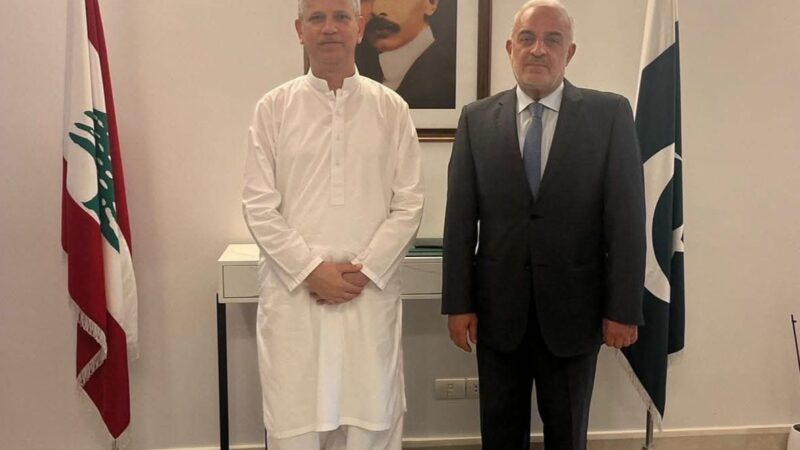 أسعد الحريري اتصل بسفير باكستان