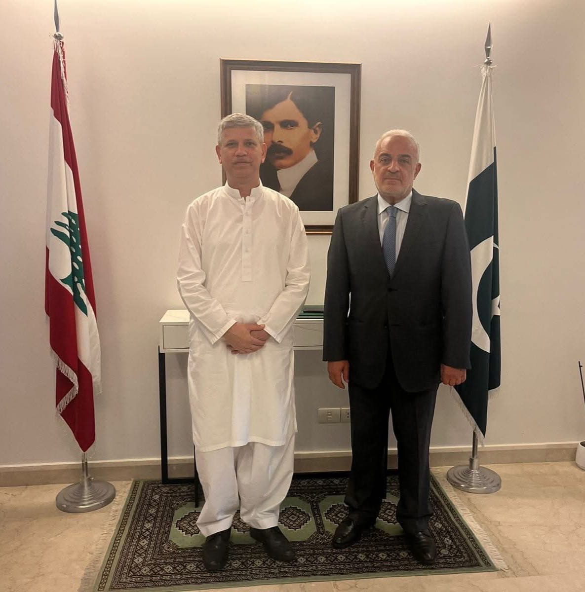 أسعد الحريري اتصل بسفير باكستان