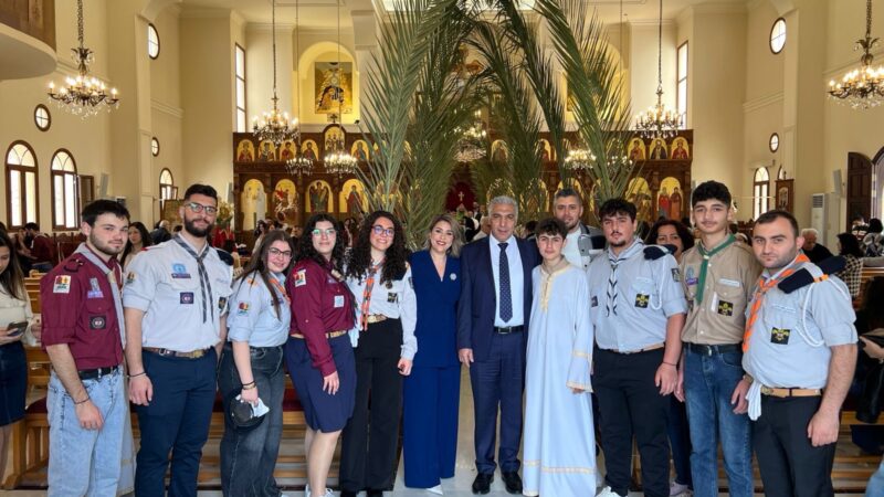 عبّود شارك في قداس الشعانين وهنّأ الطوائف التي تتبع التقويم الغربي بالفصح