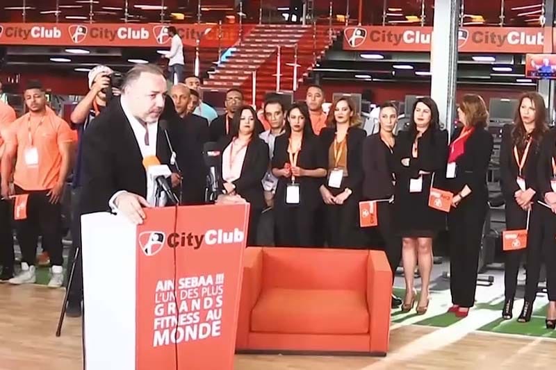 من بينها ممارسة الجنس على العاملات والاتجار بالبشر ، مالك نوادي سيتي كلوب يواجه تهما خطيرة وهذا رده عليها