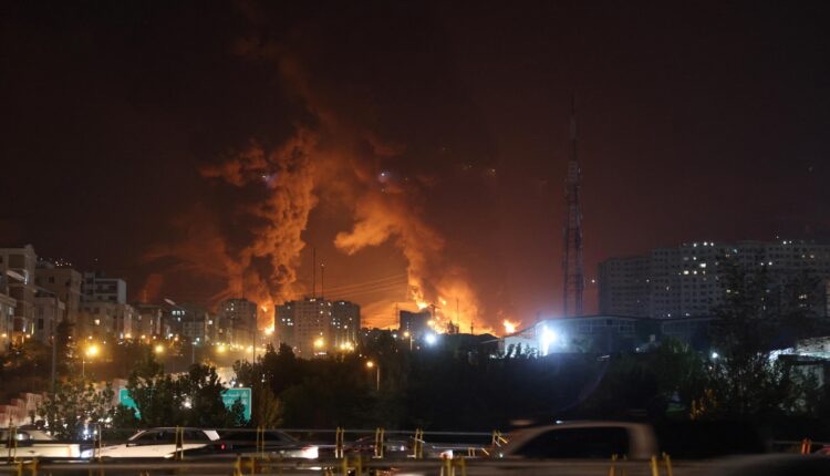 هجمات جديدة على «خرج» والجسور وسكك الحديد وإيران ترد بالمثل على تدمير بناها التحتية