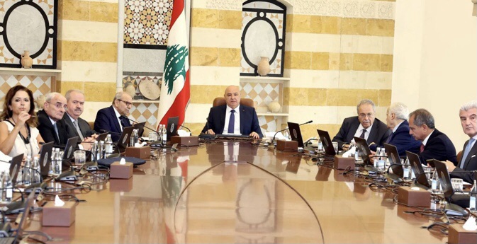 مجلس الوزراء يطلب من الجيش والقوى الأمنية المباشرة بحصر السلاح في بيروت
