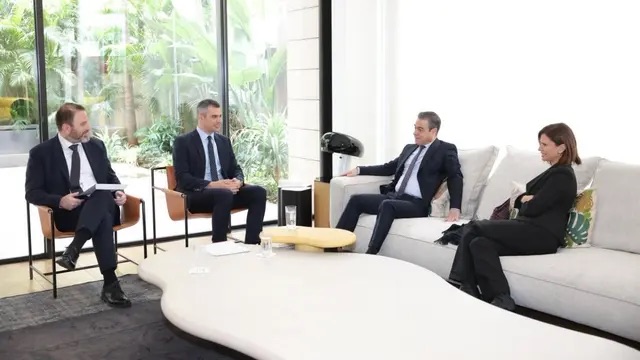 وفد من “الوطني الحر” عرض مع النائبين فرنجيه وطوق للاوضاع وسلمهما مقترح حماية لبنان