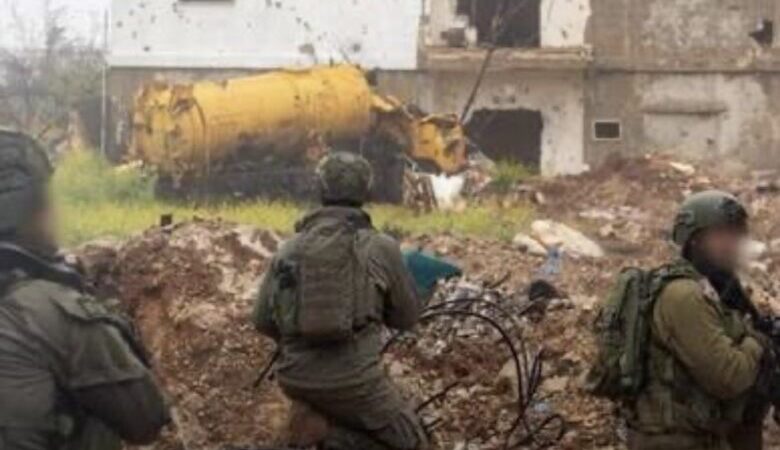 ونقلت رويترز عن مسؤول عسكري إسرائيلي انه “سيتم فرض السيطرة العملياتية الكاملة على بلدة بنت جبيل بجنوب لبنان في غضون أيام”