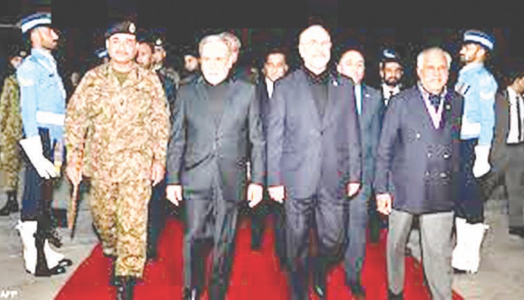 رئيس وزراء باكستان يزور قطر والسعودية وتركيا في مهمة ديبلوماسية