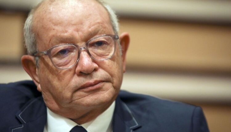 ساويرس يحذر من موجة إفلاسات محتملة بفعل حرب إيران متوقعاً إنكماش الاقتصاد