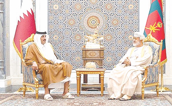 أمير قطر وسلطان عُمان يؤكدان أهمية تكثيف الجهود لخفض التصعيد في المنطقة