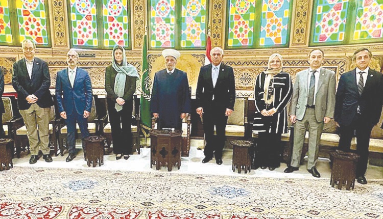 دريان عرض التطوّرات مع زوّاره والتقى وفد المقاصد برئاسة طبار