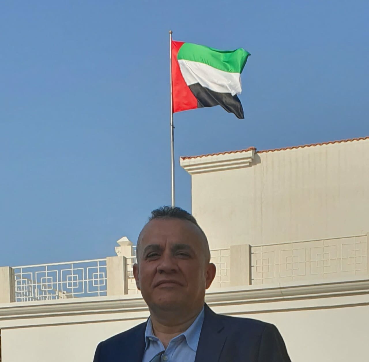 لماذا أحب الإمارات وأحلم بلقاء ملهمي؟ بقلم رئيس المركز اللبناني العربي للشؤون السياسية الدكتور زياد العجوز.