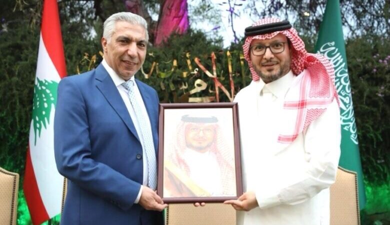 عبّود زار السفير البخاري مودعاً