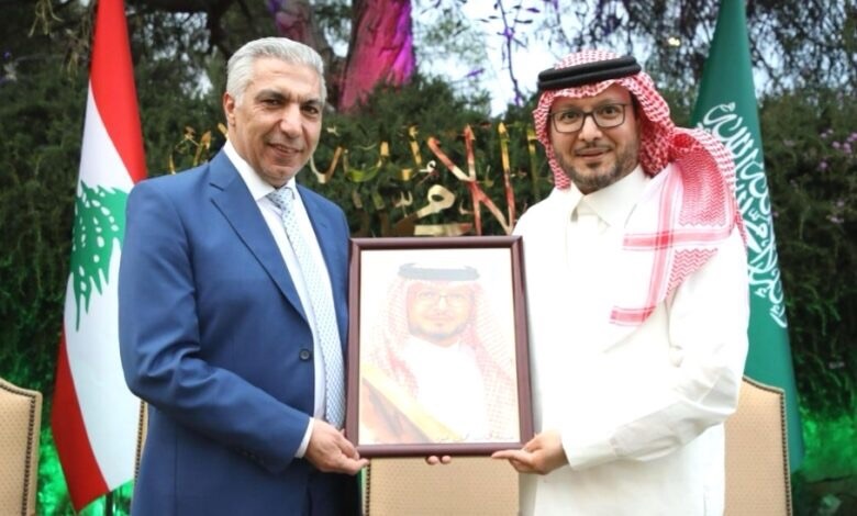 عبّود زار السفير البخاري مودعاً