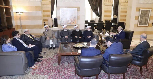 رئيس الحكومة استقبل وفدا شماليا ومحور البحث موضوع العفو العام ورفع الظلم عن السجناء والشيخ إمام لمس تقدما وخطوات إيجابية وريفي وصف الجلسة ب”المثمرة”