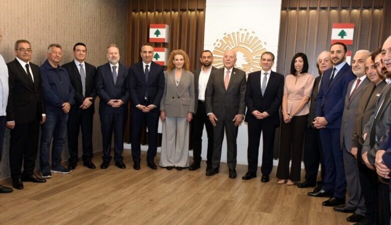 دبوسي يستقبل منيمنة لبحث تعزيز التعاون بين غرفة طرابلس و«إيدال» في مجال تشجيع الاستثمار&nbsp;