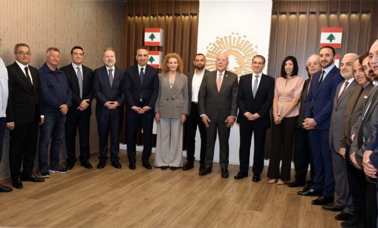 دبوسي يستقبل منيمنة لبحث تعزيز التعاون بين غرفة طرابلس و«إيدال» في مجال تشجيع الاستثمار&nbsp;