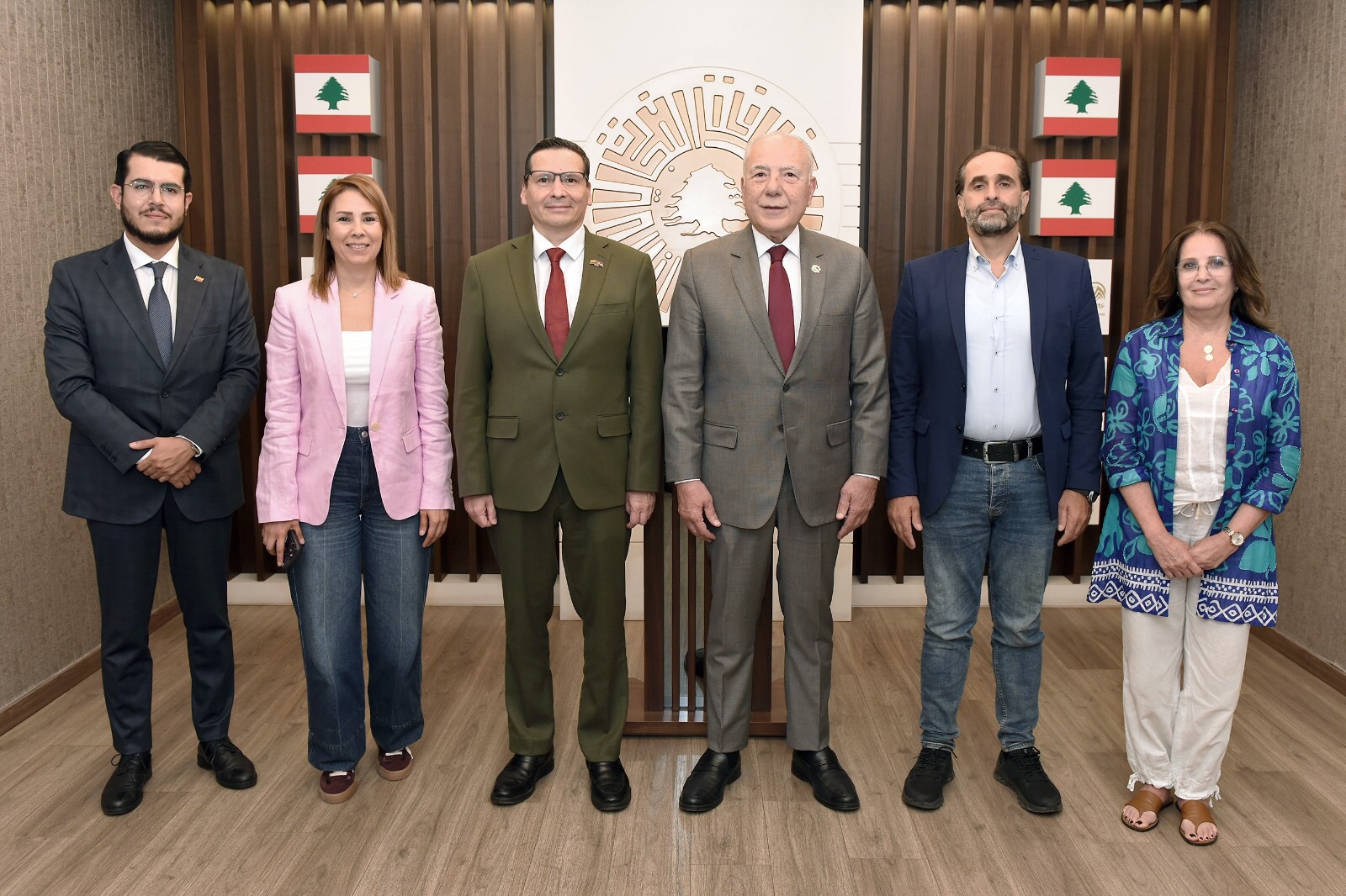 دبوسي يستقبل السفير الكولومبي: لبناء جسور التواصل بين مجتمعَي الأعمال بين لبنان وكولومبيا..
