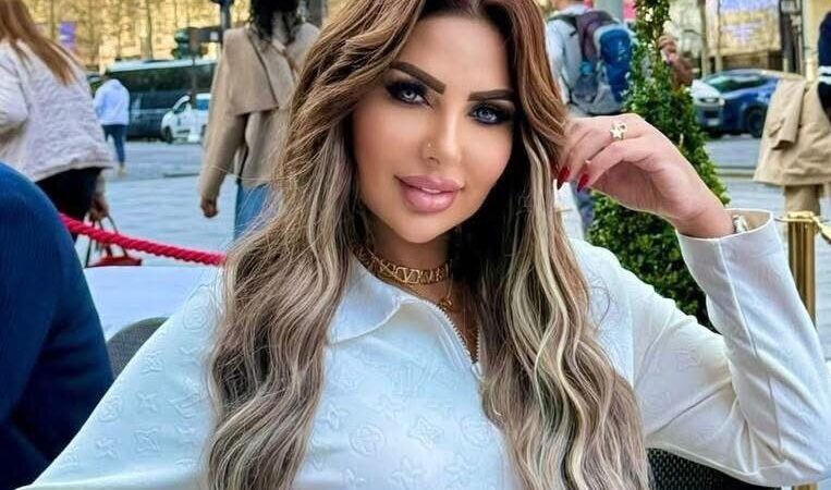 سارة خليفة صورت سائقها عاريا