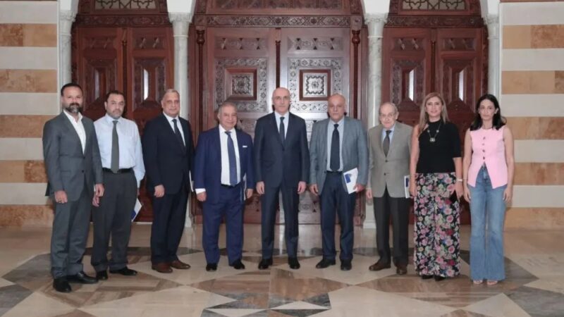وزير الداخلية لوفد نقابة الصحافة: مطار القليعات دخل مرحلة التنفيذ الجدّي
