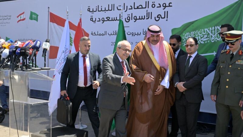 سلام خلال انطلاق أول حاوية متجهة إلى مرفأ جدة: لن نسمح ان يعود لبنان منطلقًا لأي ضرر يلحق بأشقائنا العرب بل سيكون شريكًا في أمنهم