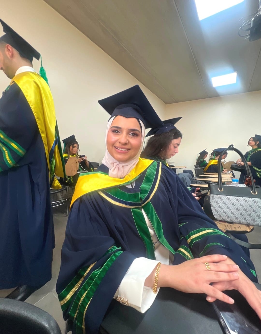 تخرّج الدكتورة رزان عمر دياب بعد إنهاءها دراسة الطب العام في جامعة البلمند