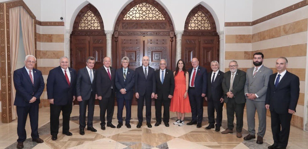 الحجار أمام وفد الجامعة اللبنانية الثقافية في العالم: المغتربون ركيزة أساسية في نهوض لبنان وحقهم بالاقتراع دستوري