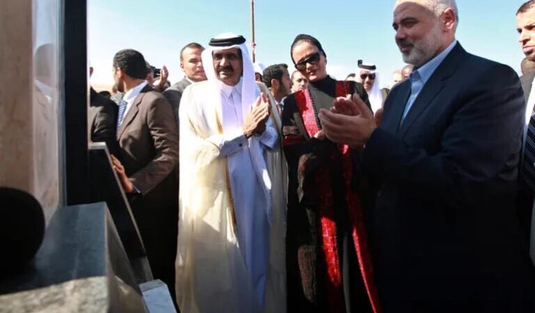 كان سندا قويا للقضية الفلسطينية . الوجه الآخر للامير حمد بن خليفة آل ثاني الذي ودعه العالم امس .