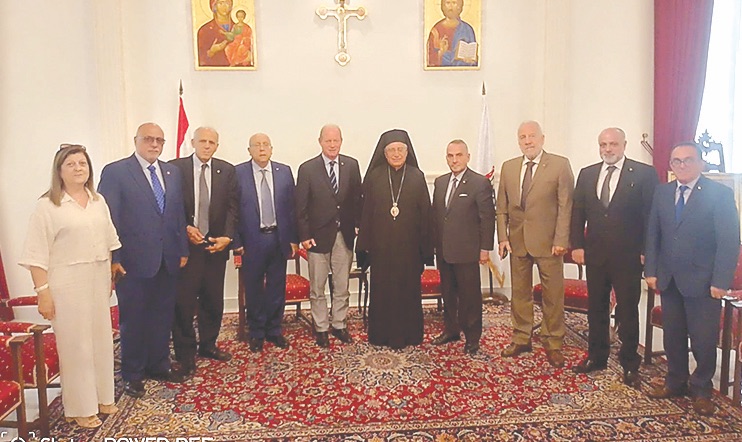 العبسي عرض التطوّرات مع زوّار