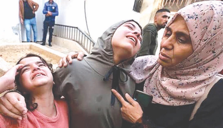 شهداء جراء غارات في غزة والمستوطنون يصعّدون هجماتهم في الضفة