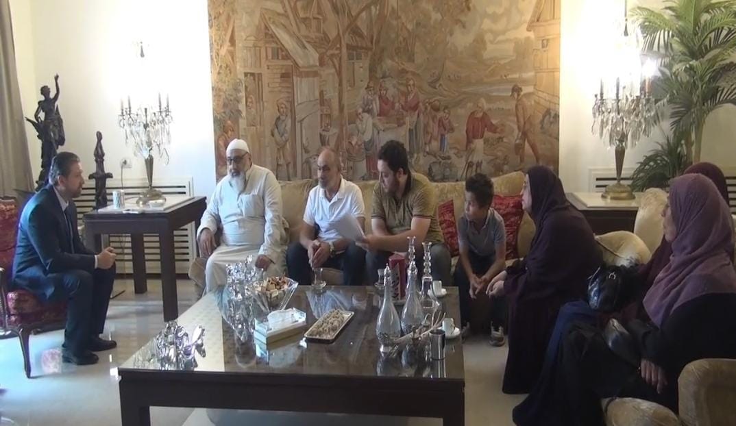 وفد من أهالي المعتقلين في العراق يزور كرامي: للتدخل لدى بغداد ونقل المحاكمات إلى لبنان