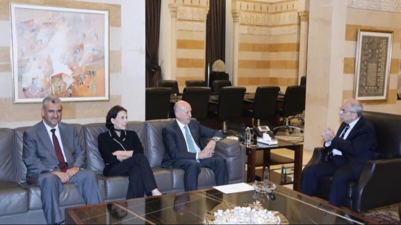 سلام تسلّم من وفد “تجمّع لبنان الكبير” دعوة لحضور احتفال ذكرى إعلان دولة لبنان الكبير في طرابلس: مسؤوليتنا اليوم الحفاظ على لبنان الكبير والتعلم من أخطاء الماضي