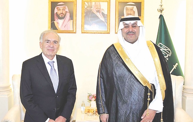 الدوسري وأرنو يبحثان التعاون بين السفارة السعودية والأمم المتحدة