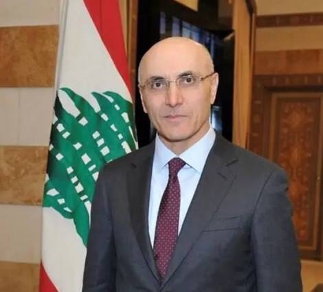 الحجار غادر إلى إسلام آباد تلبية لدعوة من نظيرة الباكستاني
