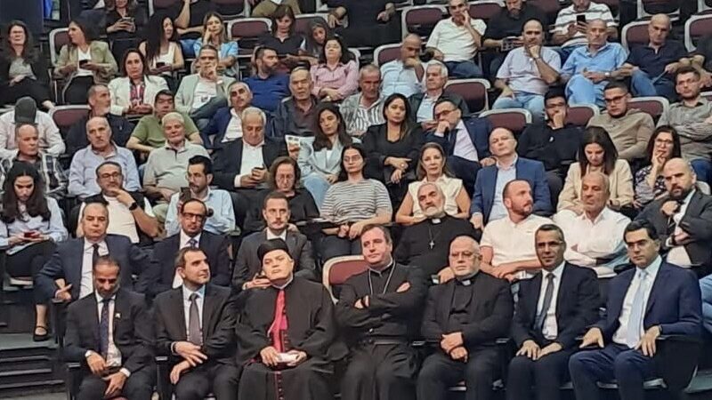“يوم التفاح اللبناني” في جامعة سيدة اللويزةهاني ممثلاً رئيس الجمهورية: للديبلوماسية دورٌ في فتح الأسواق