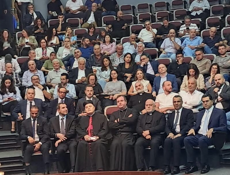 “يوم التفاح اللبناني” في جامعة سيدة اللويزةهاني ممثلاً رئيس الجمهورية: للديبلوماسية دورٌ في فتح الأسواق