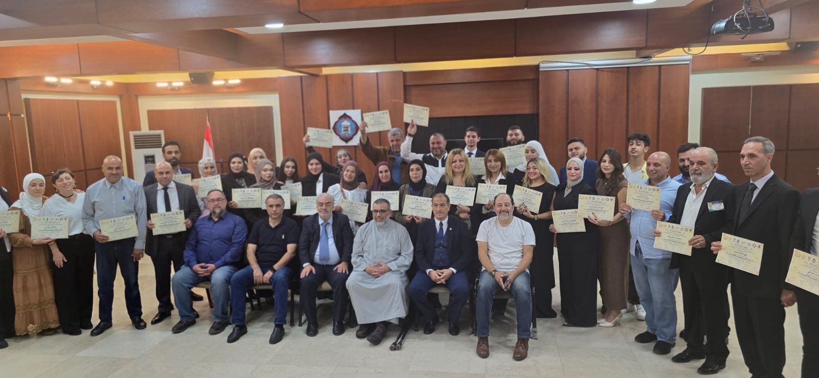 اللجنة الإجتماعية في بلدية طرابلس إحفلت بتخرج وتوزيع الشهادات على ٤٠ متدربا في إعداد محاضر في مكافحة الإدمان والمخدرات
