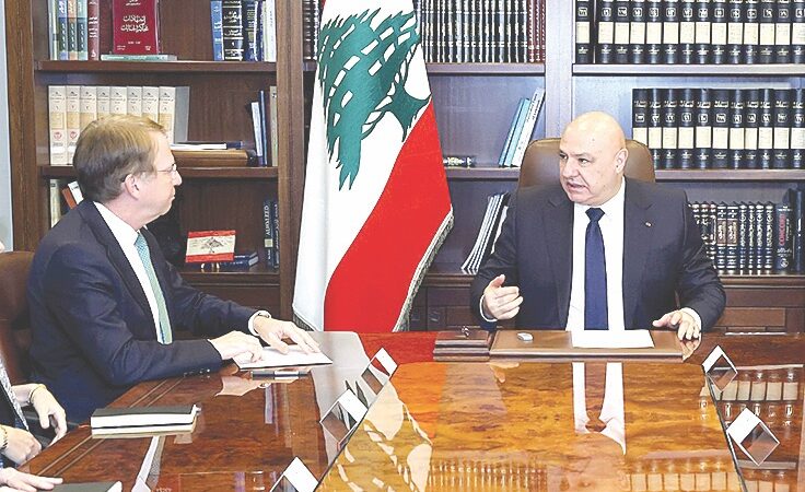 عون: الجيش يحتاج إلى دعم بالمعدات والآليات الضرورية
